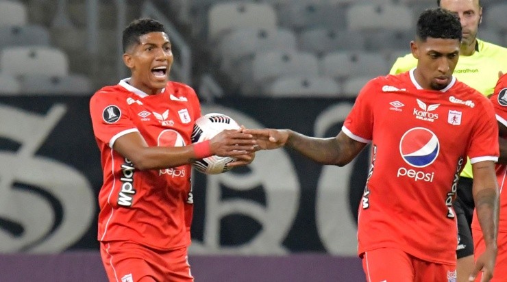 Jogadores do América de Cali comemoram gol (Foto: Getty Images)