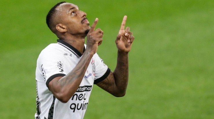 Raul ganhou chances e vem sendo um dos destaques do time - Foto: Marcello Zambrana/AGIF. Raul ganhou chances e vem sendo um dos destaques do time - Foto: Marcello Zambrana/AGIF.