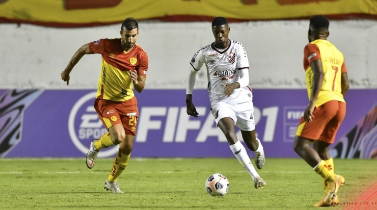 Babi: pode ser atração no Estadual (Foto: José Tramontin/athletico.com.br/Divulgação)