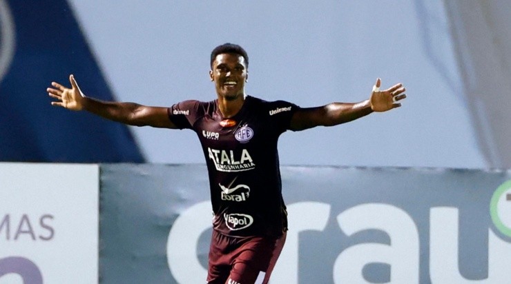 Bruno Mezenga entrou o radar do Bota. Jogador é o artilheiro do Paulistão – Foto:Thiago Calil/AGIF