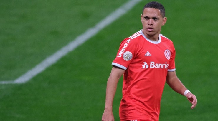 Marcos Guilherme: deve deixar o Colorado (Foto: Marcello Zambrana/AGIF) Marcos Guilherme: deve deixar o Colorado (Foto: Marcello Zambrana/AGIF)