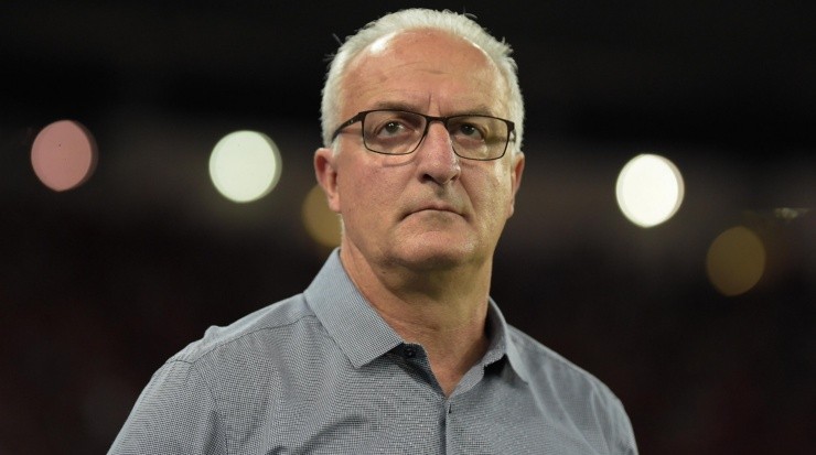 Dorival continua sendo uma opção viável para a diretoria - Foto: Thiago Ribeiro/AGIF.