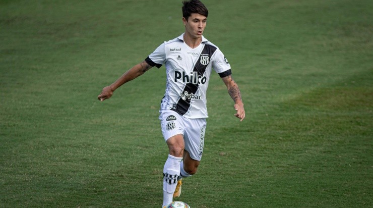 Zanocelo: surgiu na Ponte Preta (Foto: Rebeca Reis/AGIF)