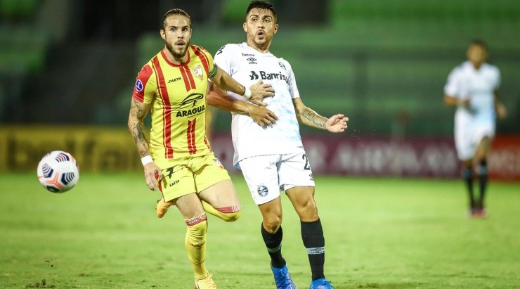 Pinares: foi titular contra o Aragua (Foto: Lucas Uebel/Grêmio/Divulgação)