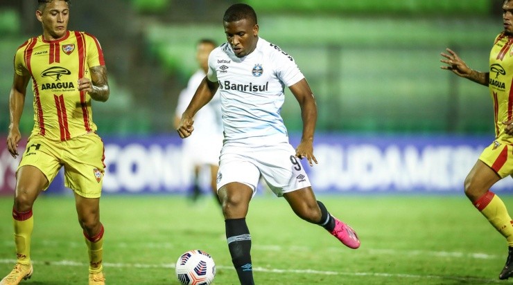 Elias Manoel: nova chance na equipe (Foto: Lucas Uebel/Grêmio/Divulgação)