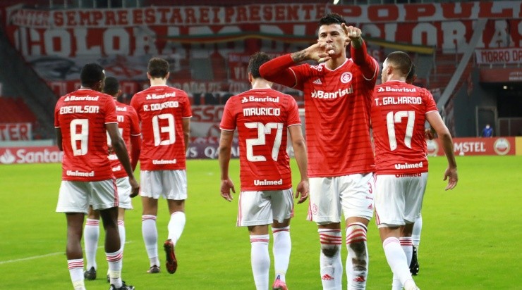 Jogadores do Internacional comemoram gol pela Copa Libertadores (Foto: Getty Images)