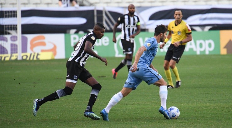 Lucas Silva foi o considerado um dos piores em campo - Foto: Kely Pereira/AGIF.