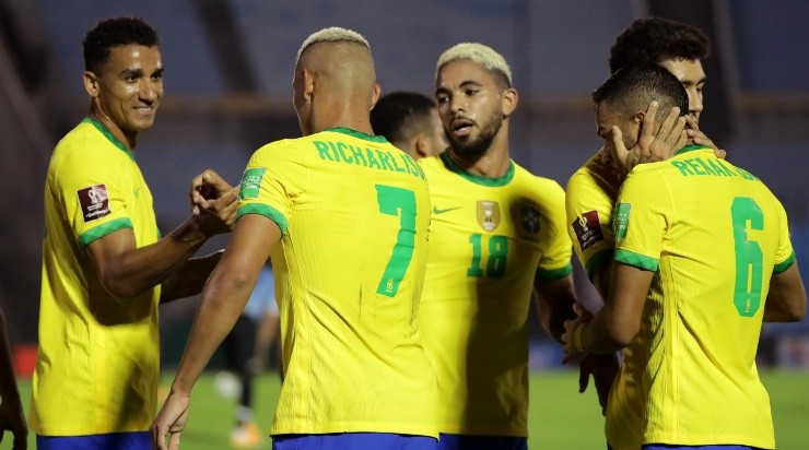 Jogadores do Brasil comemoram gol pelas Eliminatórias (Foto: Getty Images)