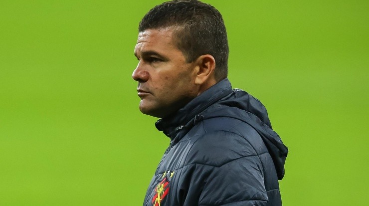 Louzer: valorizou as opções que já conta no elenco (Foto: Pedro H. Tesch/AGIF) Louzer: valorizou as opções que já conta no elenco (Foto: Pedro H. Tesch/AGIF)