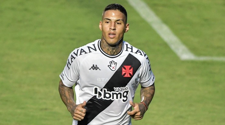 Saída de Carlinhos ainda não foi acertada entre as partes envolvidas - Foto: Thiago Ribeiro/AGIF.