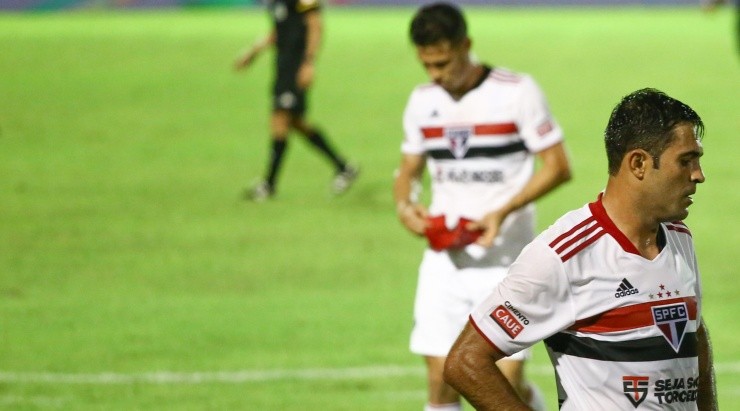 São Paulo acabou sendo derrotado pelo modesto clube do Piauí - Foto: Marcelo Cardoso/AGIF. São Paulo acabou sendo derrotado pelo modesto clube do Piauí - Foto: Marcelo Cardoso/AGIF.