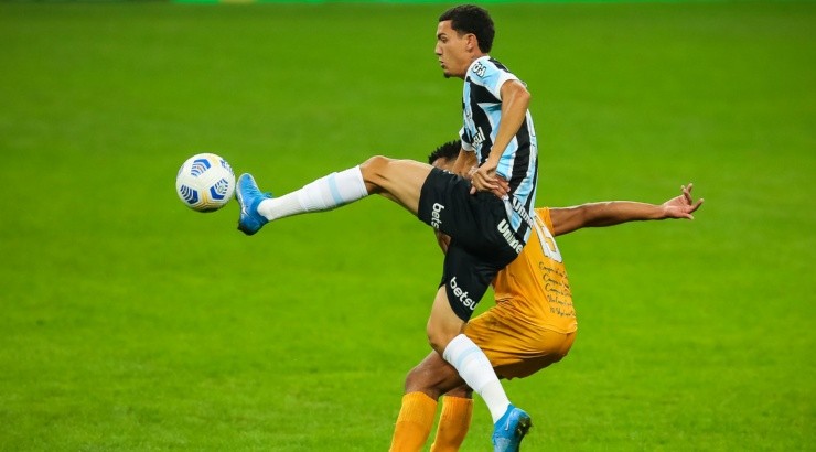 Bobsin vai ficar por mais um ano no Tricolor - Foto: Pedro H. Tesch/AGIF.