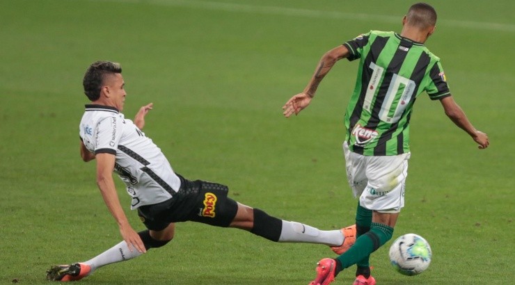 Cantillo se destacou diante do América - Foto: Marcello Zambrana/AGIF.