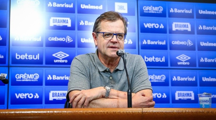 Herrmann: descartou a chegada de Alex Teixeira (Foto: Lucas Uebel/Grêmio/Divulgação)