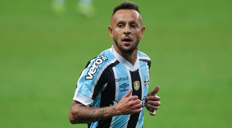 Rafinha está de volta após um período afastado - Foto: Fernando Alves/AGIF.