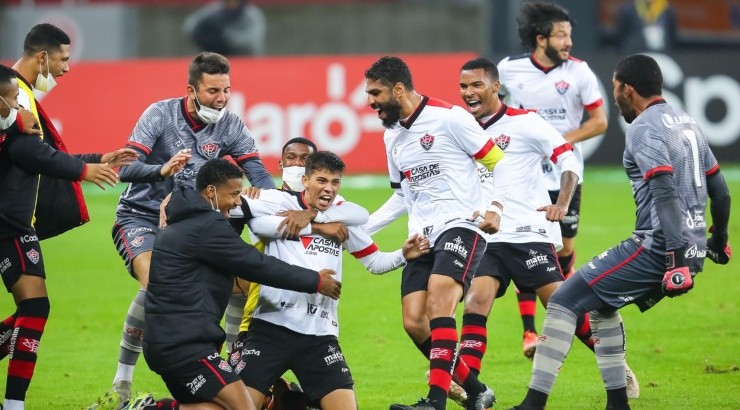 Vitória eliminou o Inter dentro do Beira-Rio - Foto: Pedro H. Tesch/AGIF.