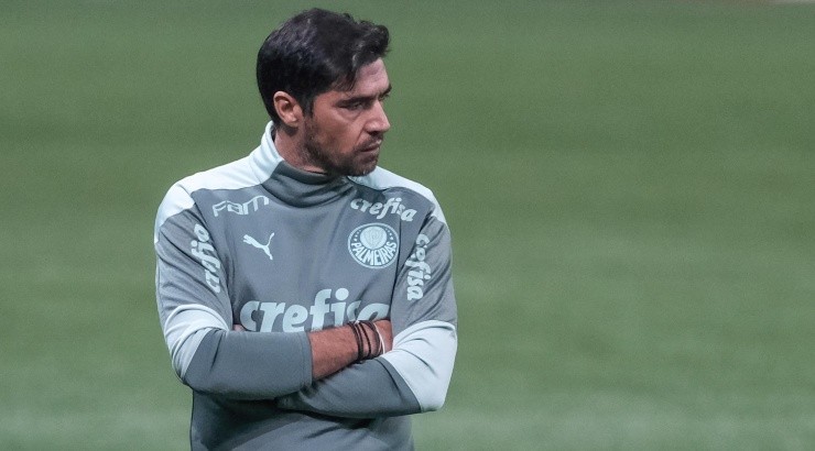 Abel está pressionado no Palmeiras - Foto: Marcello Zambrana/AGIF.