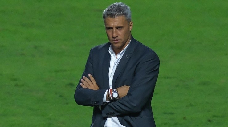 Crespo sabe que terá algumas baixas no elenco - Foto: Marcello Zambrana/AGIF.