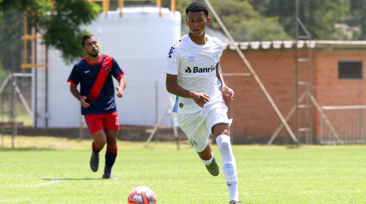 Fernando Henrique voltou ao time de Aspirantes - Foto: Rodrigo Fatturi/Flickr Oficial do Grêmio/Divulgação.