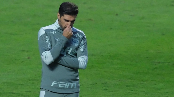 Treinador está ciente de que não passa por um bom momento - Foto: Marcello Zambrana/AGIF.