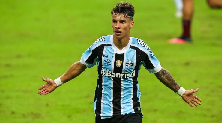 Ferreira: em alta na temporada (Foto: Pedro H. Tesch/AGIF)