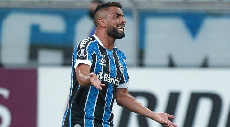 Maicon convive com problemas físicos - Foto: Fernando Alves/AGIF.