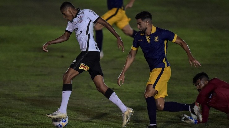 Varanda busca abraçar a oportunidade - Foto: Thiago Ribeiro/AGIF.