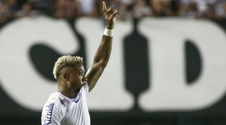 Atacante é a principal estrela do Santos - Foto: Marcello Zambrana/AGIF.