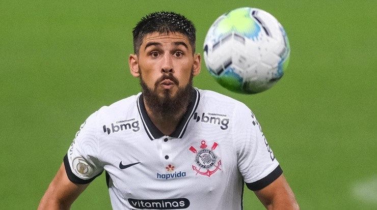 Zagueiro terá 100% dos salários pagos pelo Inter - Foto: Marcello Zambrana/AGIF.