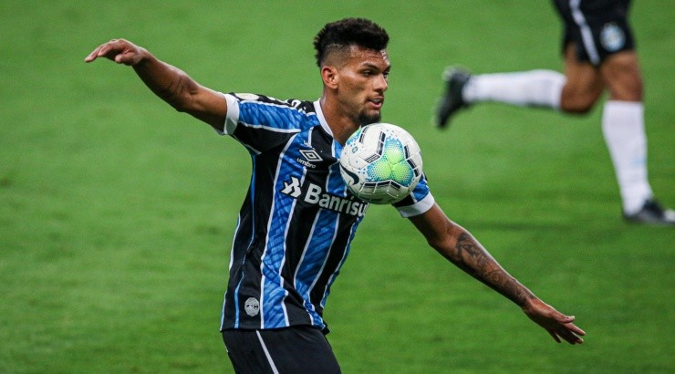 Zagueiro pode acabar sendo negociado - Foto: Fernando Alves/AGIF.