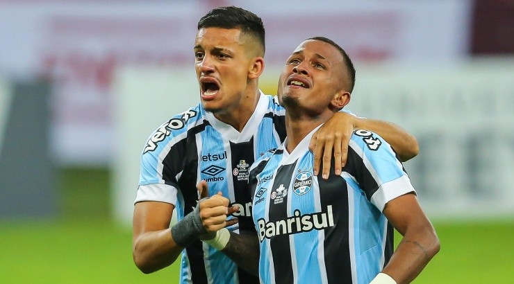 Léo Pereira deve ter os 50% dos direitos adquiridos - Foto: Pedro H. Tesch/AGIF.