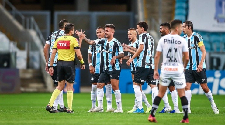 Grêmio chegou a estar vencendo o Peixe por duas oportunidades, mas sofreu o empate 