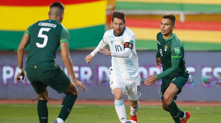 Bolívia e Argentina, em campo pelas Eliminatórias (Foto: Getty Images)