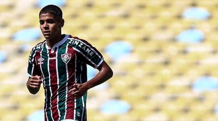 João Neto: novidade entre os relacionados (Foto: Lucas Merçon / Fluminense FC / Divulgação)
