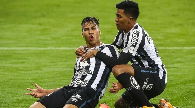 Kaio Jorge se tornou um dos grandes craques do Peixe (Foto: Pedro H. Tesch/AGIF)