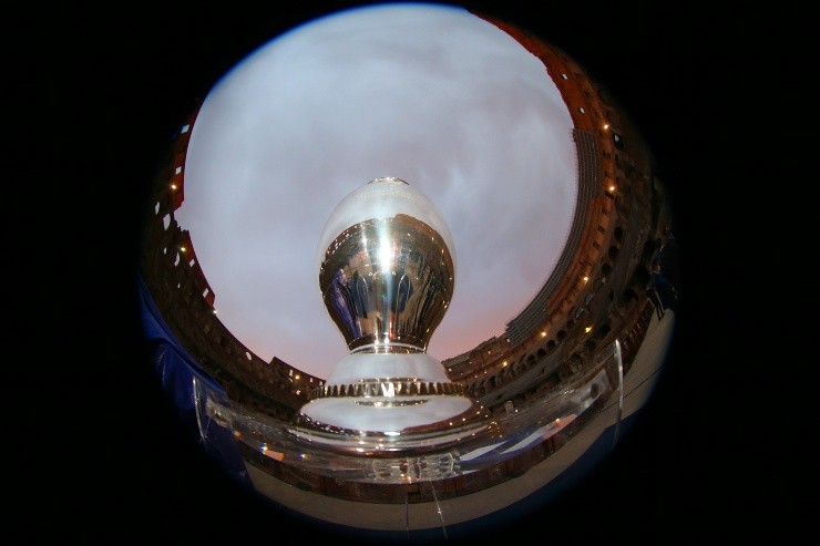 Troféu da Eurocopa. (Foto: Franco Origlia/Getty Images)