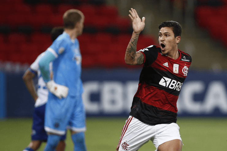 Pedro é a esperança de gol no lado rubro-negro. (Foto: Getty Images)