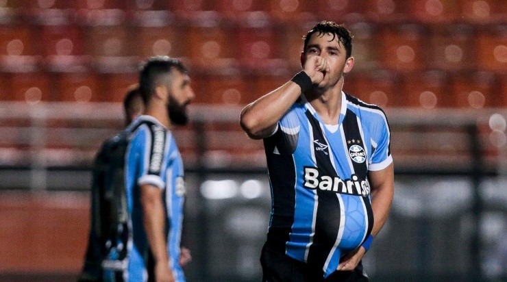 Giuliano brilhou no rival. (Foto: Ale Cabral/AGIF)