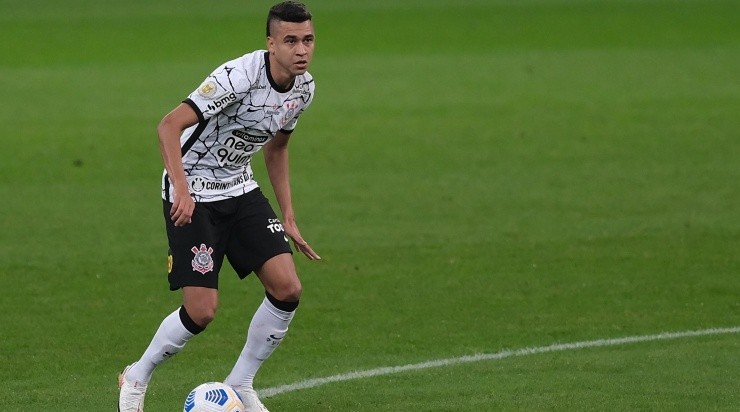 Cantillo: pedido da direção gaúcha (Foto: Marcello Zambrana/AGIF)