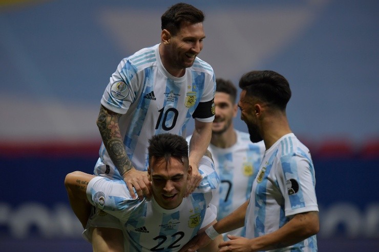 Argentinos em jogo contra a Colômbia. (Foto: Getty Images)