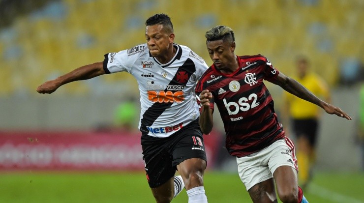 Na web, alguns torcedores pedem seu retorno. (Foto: Thiago Ribeiro/AGIF)