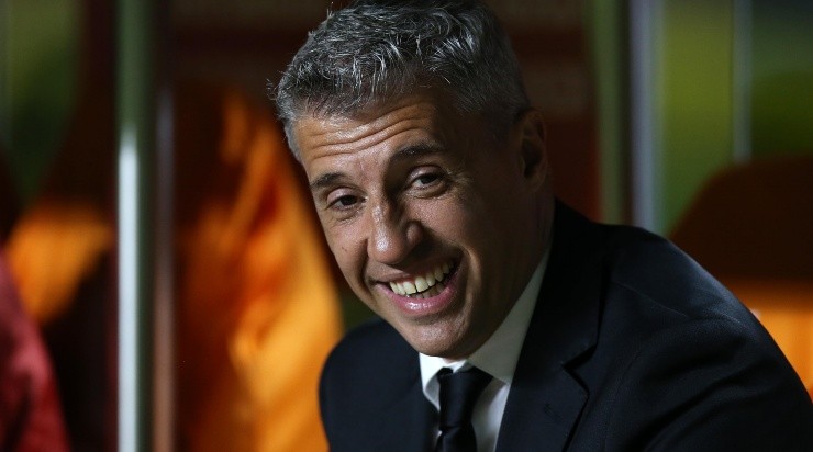 Crespo segue sofrendo com a sequência de desfalques. (Foto: Alexandre Schneider/Getty Images)