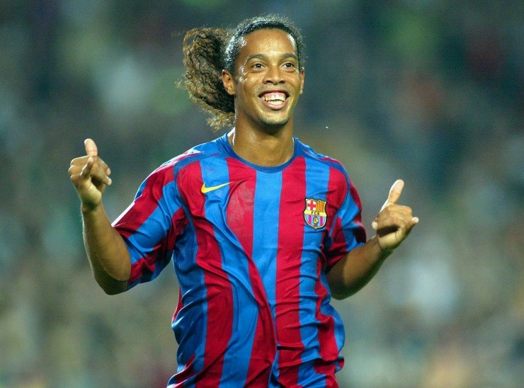 Ronaldinho Gaúcho defendendo o Barcelona. (Foto: Getty Images)