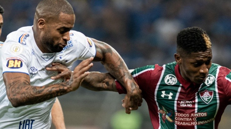 O zagueiro ainda busca uma nova equipe. (Foto: Alessandra Torres/AGIF)