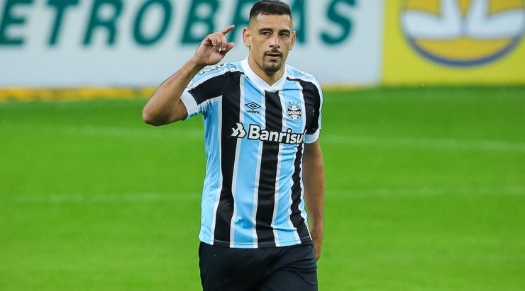 Atacante soma 15 gols em 27 jogos na temporada 2021 (Foto: Pedro H. Tesch/AGIF)