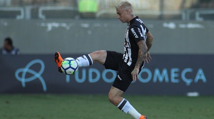 Ex-Atlético-MG e Palmeiras, atacante está próximo de fechar com o Corinthians (Foto: Pedro Vale/AGIF)