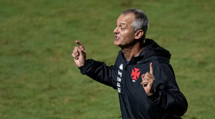 Lisca chegou com moral no Vasco. (Foto: Jorge Rodrigues/AGIF)