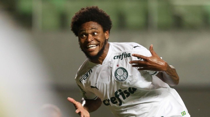 Luiz Adriano recebeu sondagens, mas deve permanecer. (Foto: Cesar Greco/Palmeiras)