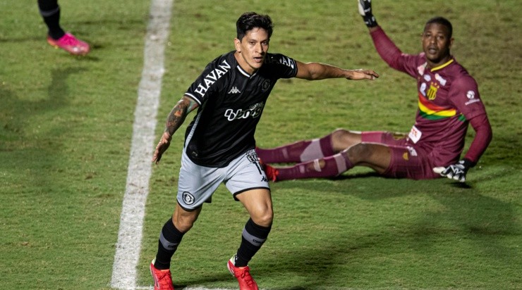 Na temporada 2021, Cano soma 14 gols em 26 partidas (Foto: Jorge Rodrigues/AGIF)