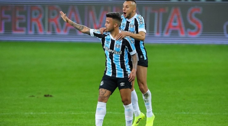 O camisa 7 tem futuro indefinido no Tricolor Gaúcho (Foto: Pedro H. Tesch/AGIF)